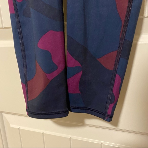 Like New Columbia Camo Leggings - Picture 6 of 13